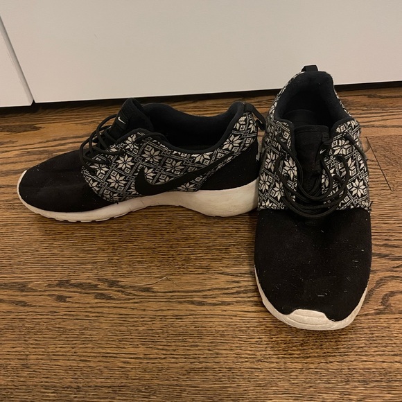 Nike Roshe Winter Yeti Fleece - Picture 2 of 6